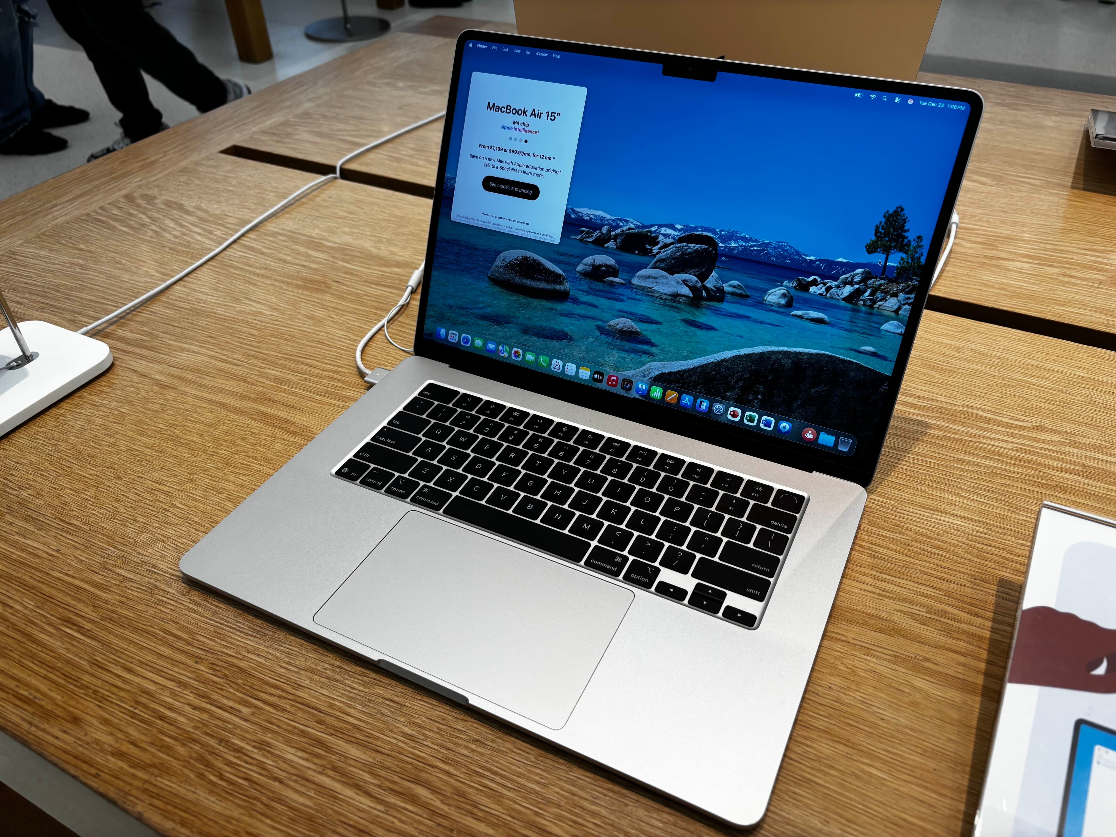 MacBook Air (15-inch, M4, Silver)